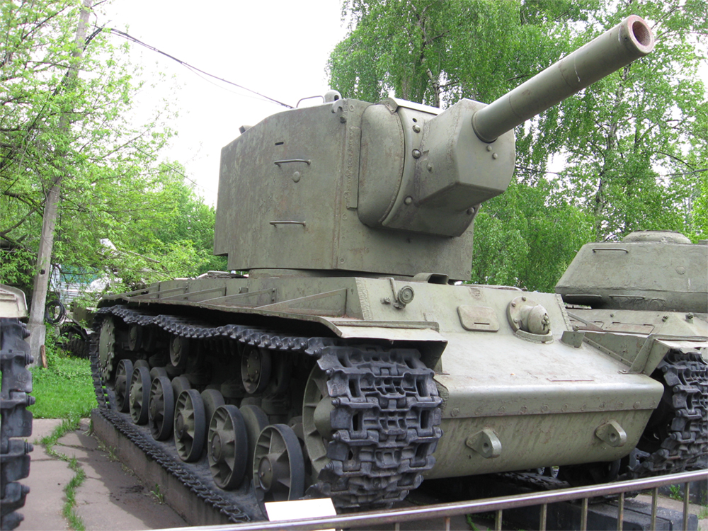 街道上の怪物と言われた戦車 KV-2