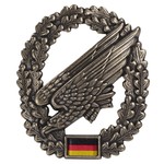ドイツ軍放出品 記章ピンバッジ 空挺兵 ベレー帽用