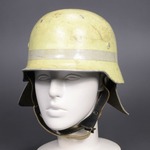 ドイツ 消防隊放出品 ヘルメット F110 日除け付き 蓄光