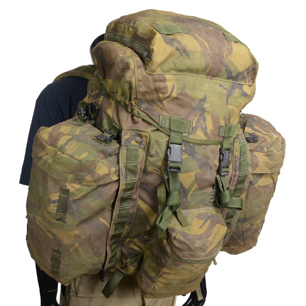 イギリス軍放出品 バックパック DPM迷彩 MOLLE対応 サイドポーチ搭載