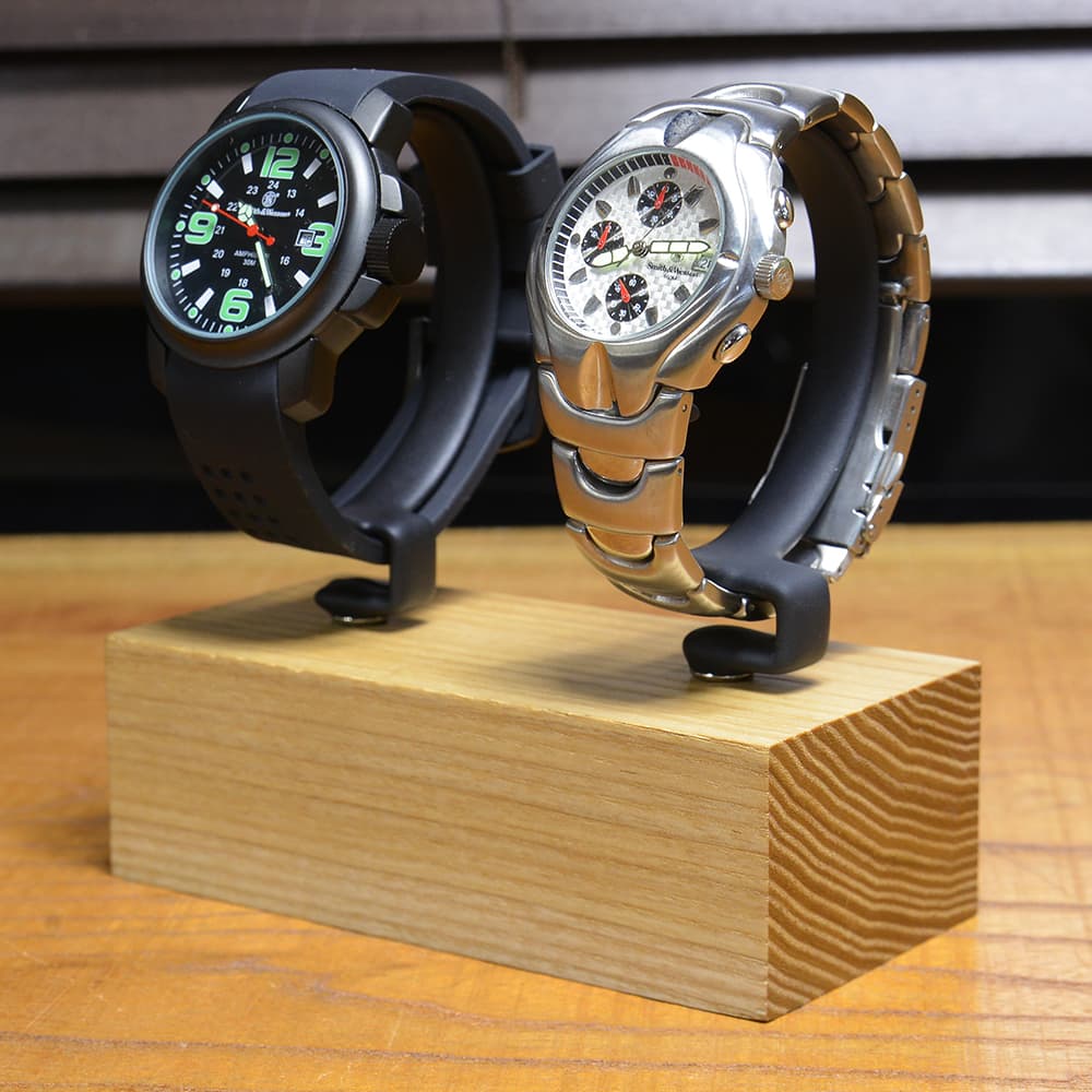 ミリタリーショップ レプマート / 腕時計スタンド G型 2本用 木製台座