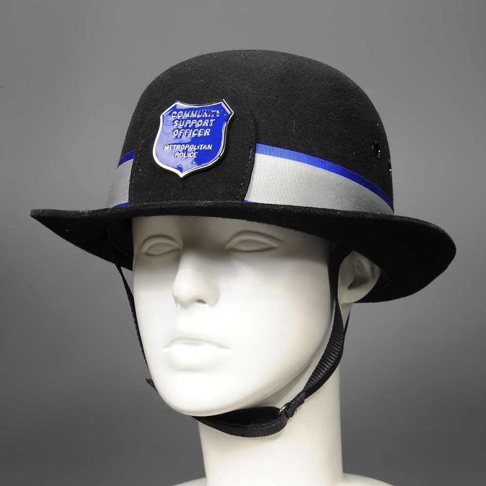 イギリス警察 放出品 ヘルメット 女性用 PCSO 補助官の販売 - ミリタリーショップ