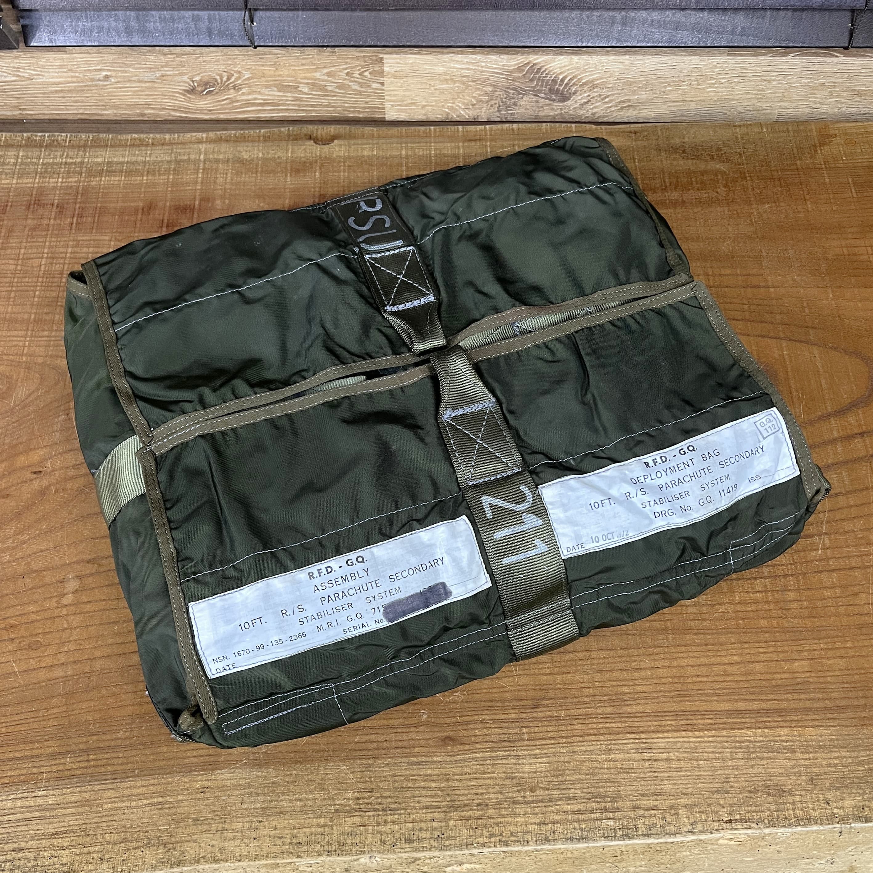 イギリス軍放出品 パラシュートバッグ スペア展開用