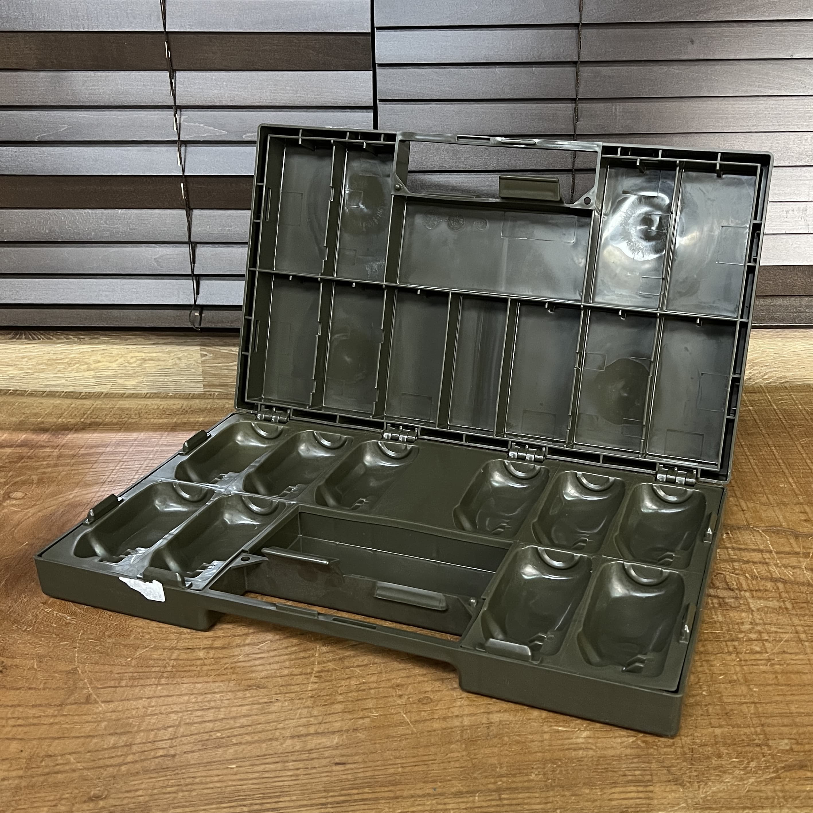 ドイツ軍放出品 手榴弾ケース OD 10発収納可能