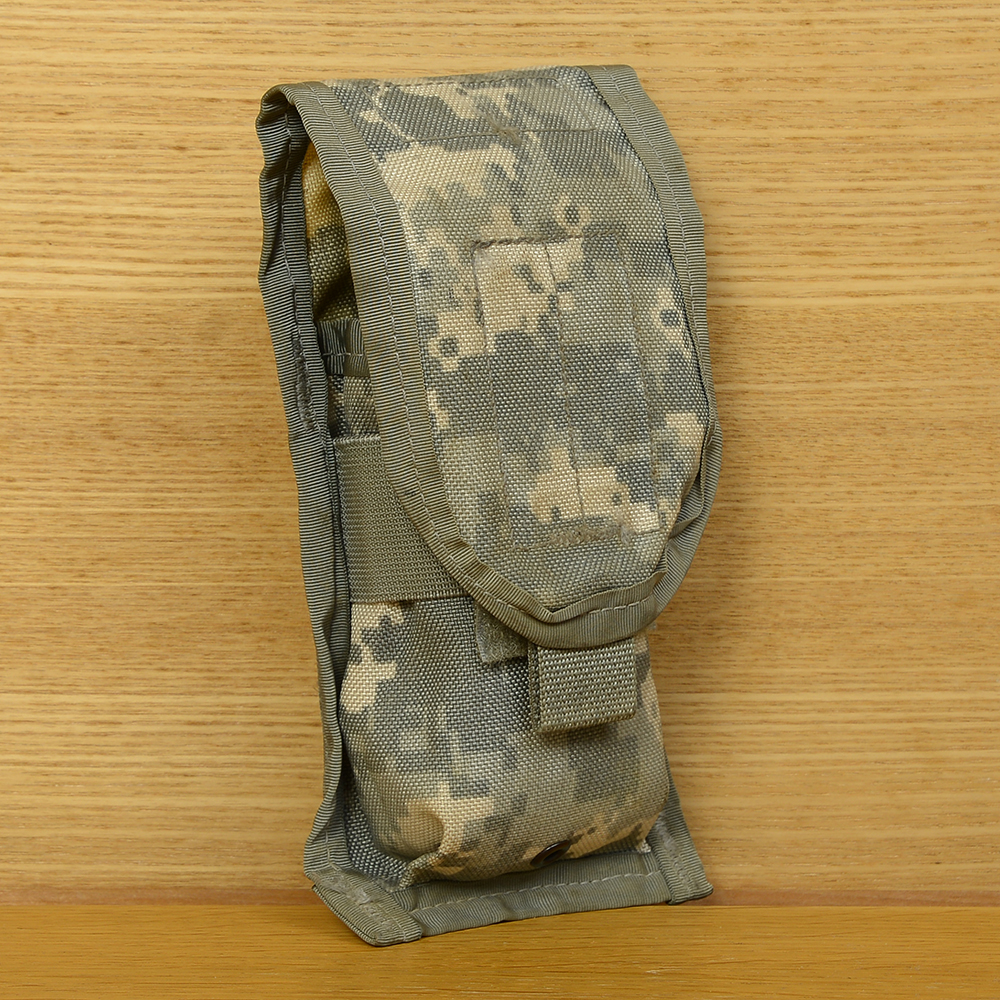 米軍放出品 ライフルマガジンポーチ MOLLE II 前後2連 M4/AR15 フラップ付き ACU/UCP迷彩