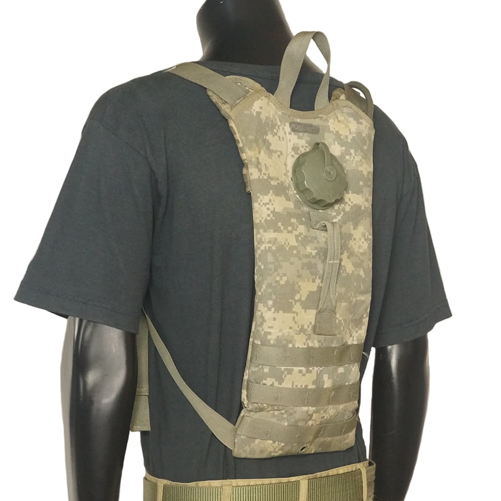アメリカ軍放出品 ハイドレーションキャリア MOLLE II ACU 3リットル