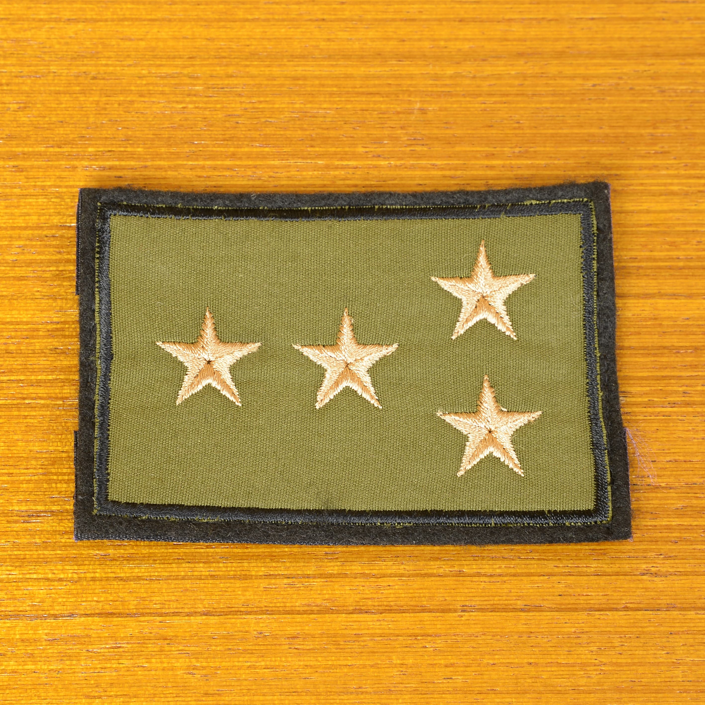 チェコ軍放出品 ワッペン 階級章 大尉 金色星 ベルクロ付き OD