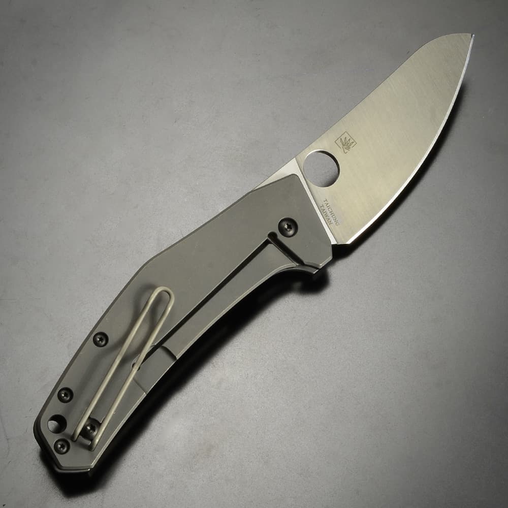 ミリタリーショップ レプマート / Spyderco 折りたたみナイフ SPYDIECHEF チタニウムハンドル C211TIP