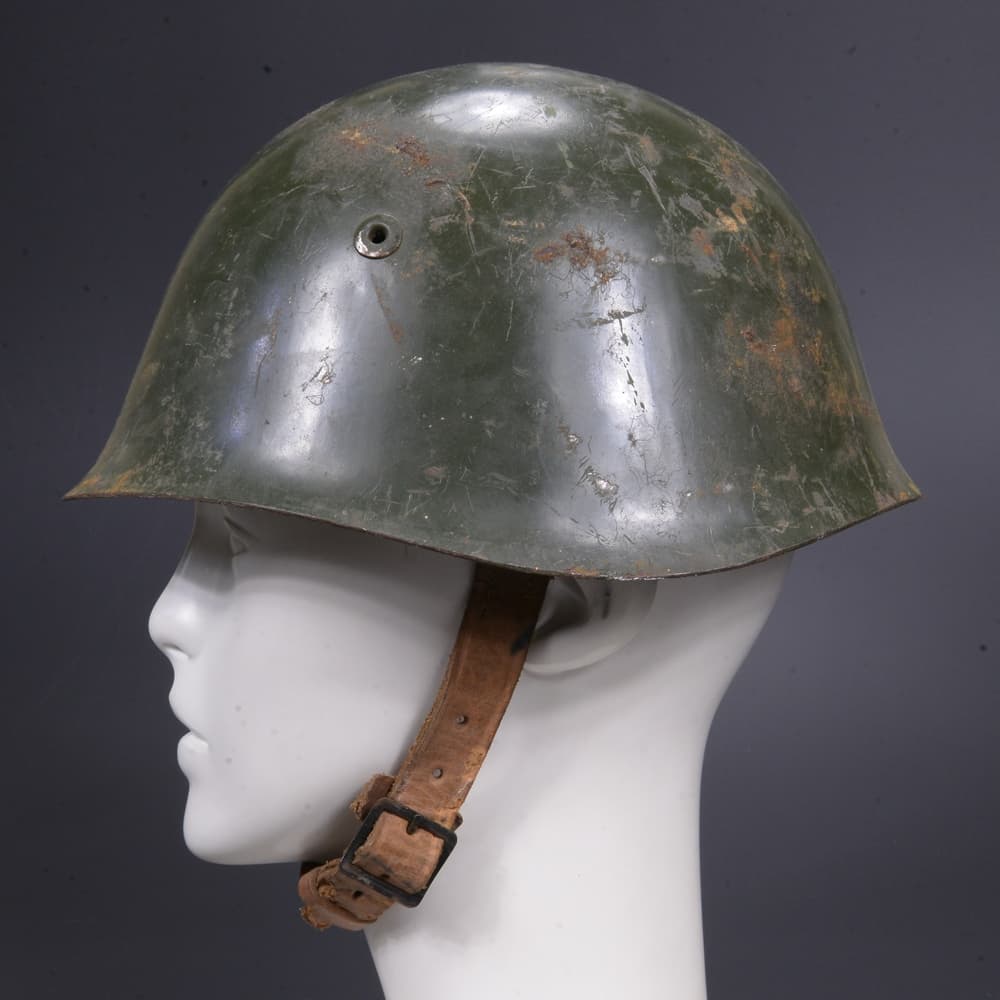 イタリア軍 ヘルメット 実物-