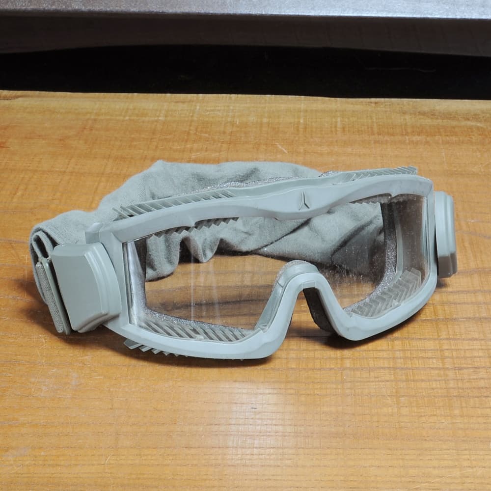 アメリカ軍放出品 タクティカルゴーグル ARENA製 Flakjak ゴーグル