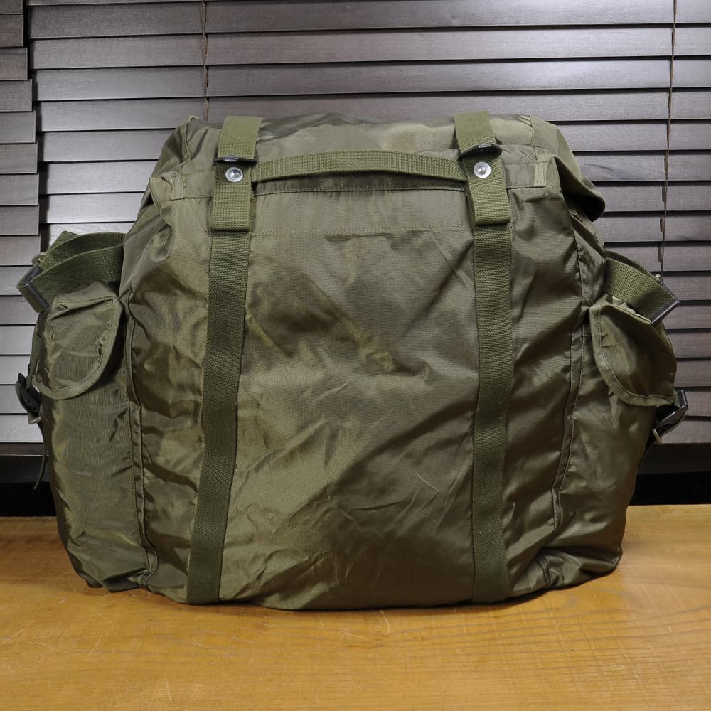 ミリタリーショップ レプマート / オーストリア軍放出品 バックパック KAZ 75 ナイロン製 オリーブドラブ 容量45L