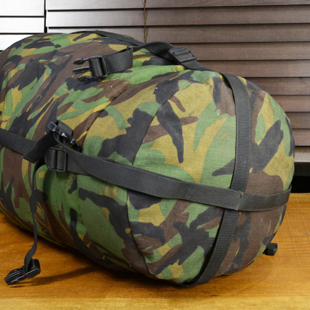 オランダ軍放出品 コンプレッションバッグ 寝袋収納用 ナイロン製 迷彩