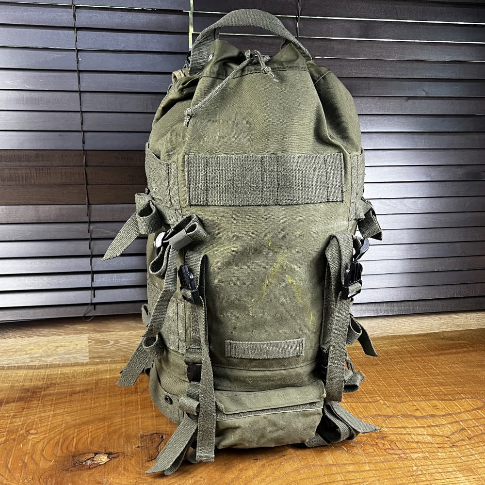オーストリア軍放出品 バックパック KAZ 03 80L 金属フレーム無し 雨蓋