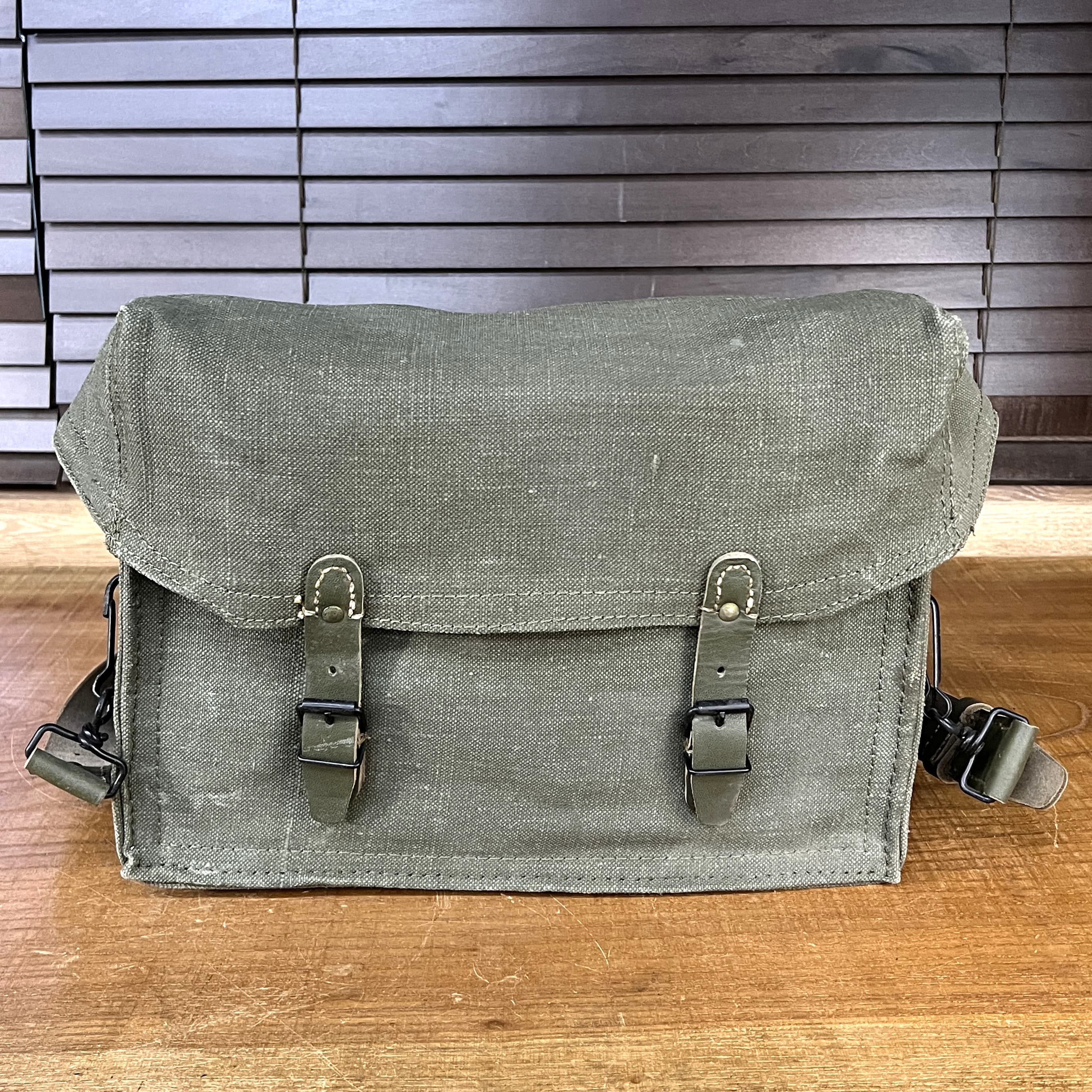 フランス軍放出品 マガジンポーチ 大型 ショルダーバッグ | ミリタリー
