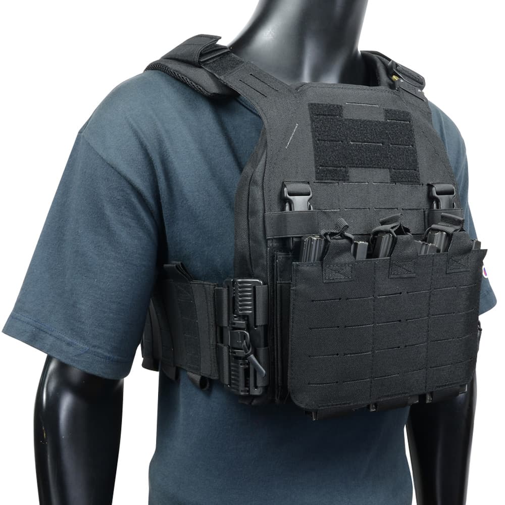 プレートキャリア 1000Dナイロン製 レーザーカットMOLLE クイック