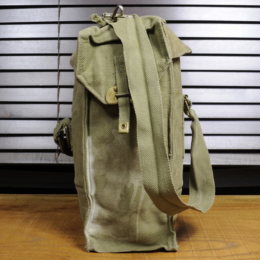 米軍放出品　ガスマスク　２つ、ケースセット 米軍放出品 ガスマスク 2つ、ケースセット