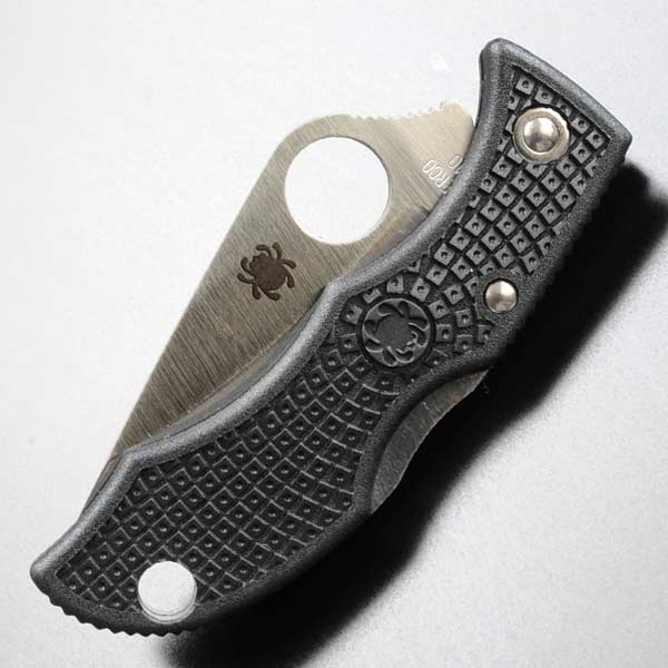 SPYDERCO 折りたたみナイフ Ladybug 3 波刃 VG-10鋼 ブラック LBKS3 