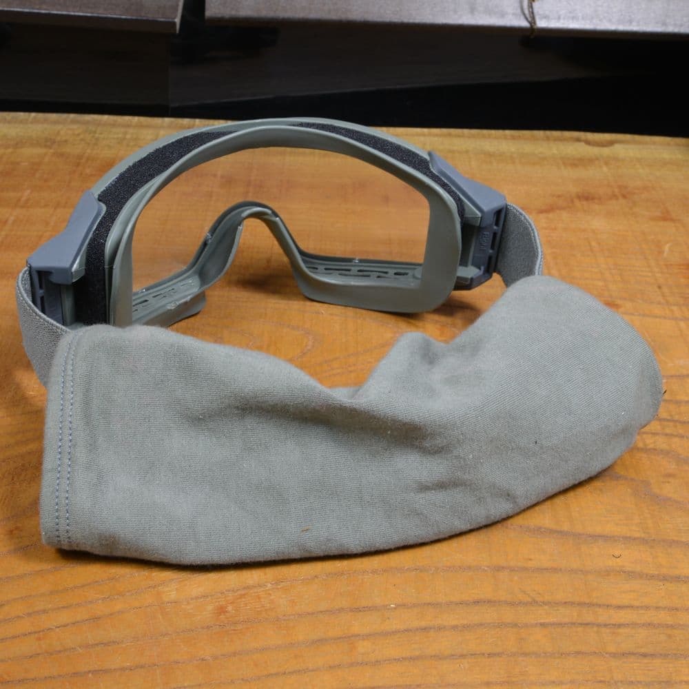 【アンティーク】稀少　日本軍　日本陸軍　防塵ゴーグル　防塵眼鏡　革ケース 米軍放出品 ESS タクティカルゴーグル プロファイル NVG FGカラー 収納