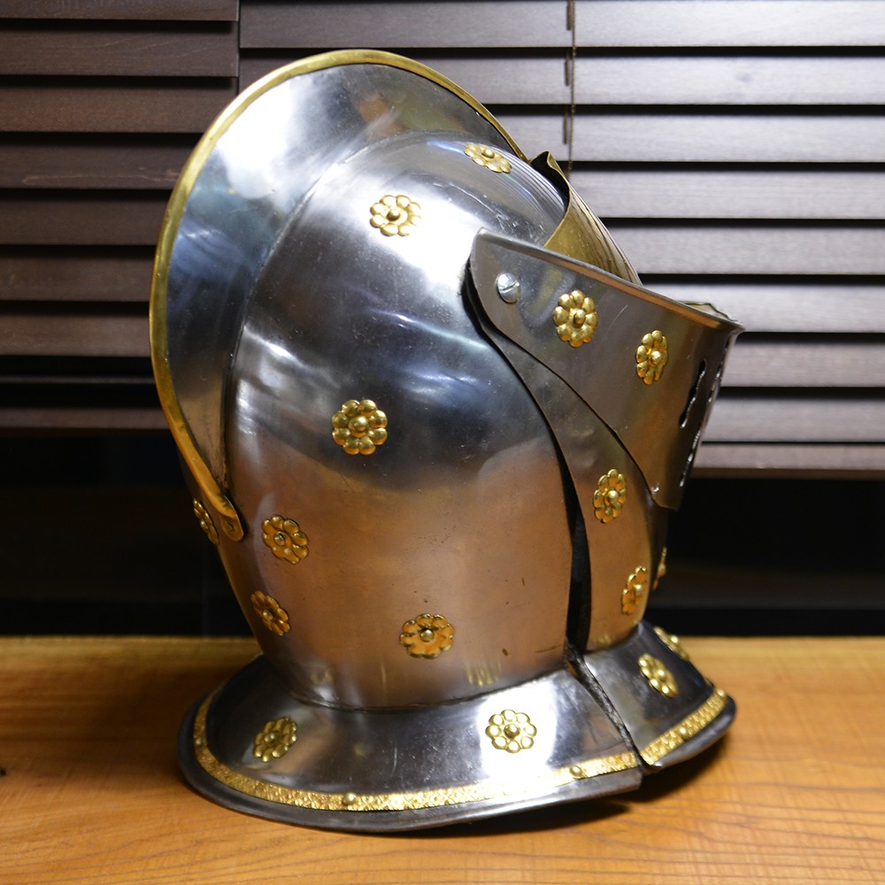 超特価sale開催】 12世紀の十字軍のヘルム(兜) ヘルメット小物入れ 