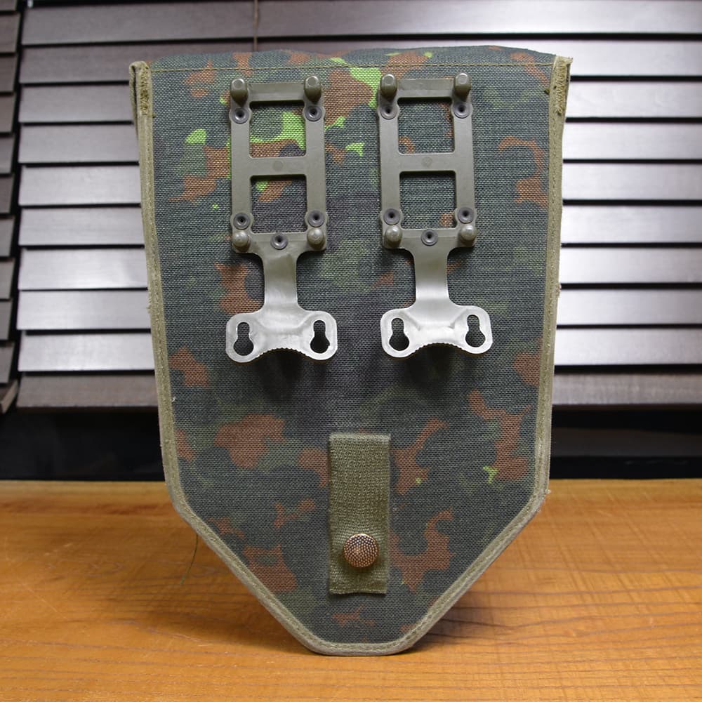 ★WWⅡ ドイツ軍 折り畳みスコップ＆カバー（レプリカ）★サバゲー　陸軍　国防軍 ☆WWⅡ ドイツ軍 折り畳みスコップ＆カバー（レプリカ）☆サバゲー