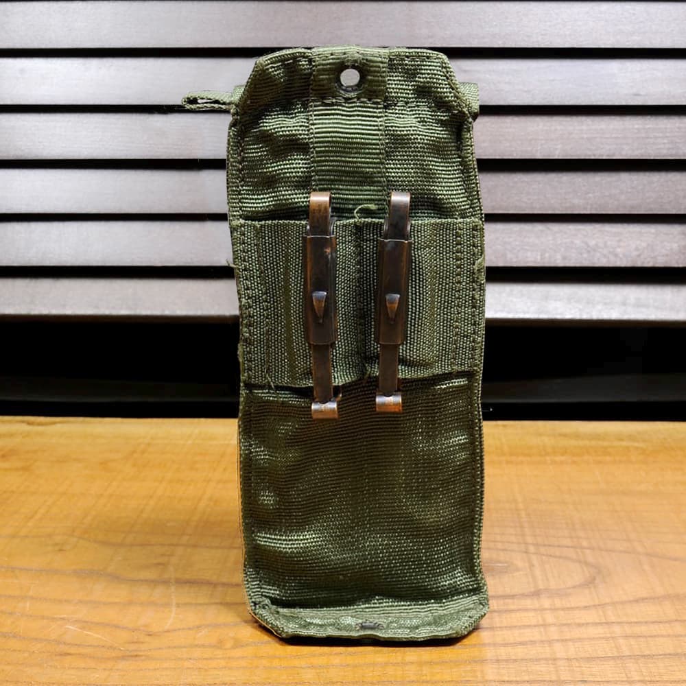イタリア軍放出品 マガジンポーチ M4マグ3本収納 ナイロンキャンバス製