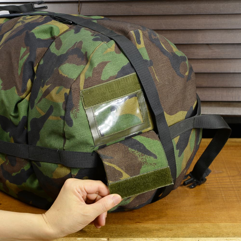 オランダ軍放出品 コンプレッションバッグ 寝袋収納用 ナイロン製 迷彩