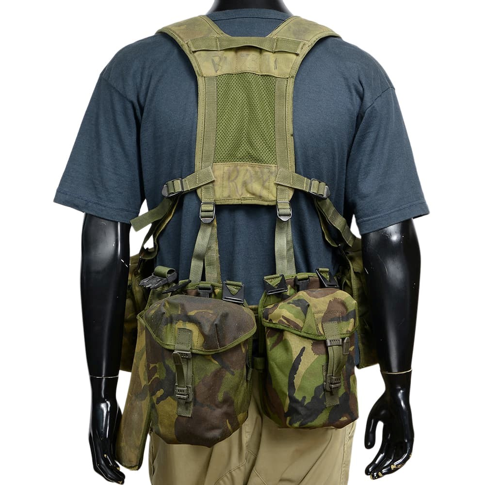 イギリス軍放出品 PLCEベルトキット DPM迷彩 バヨネットフロッグ付き