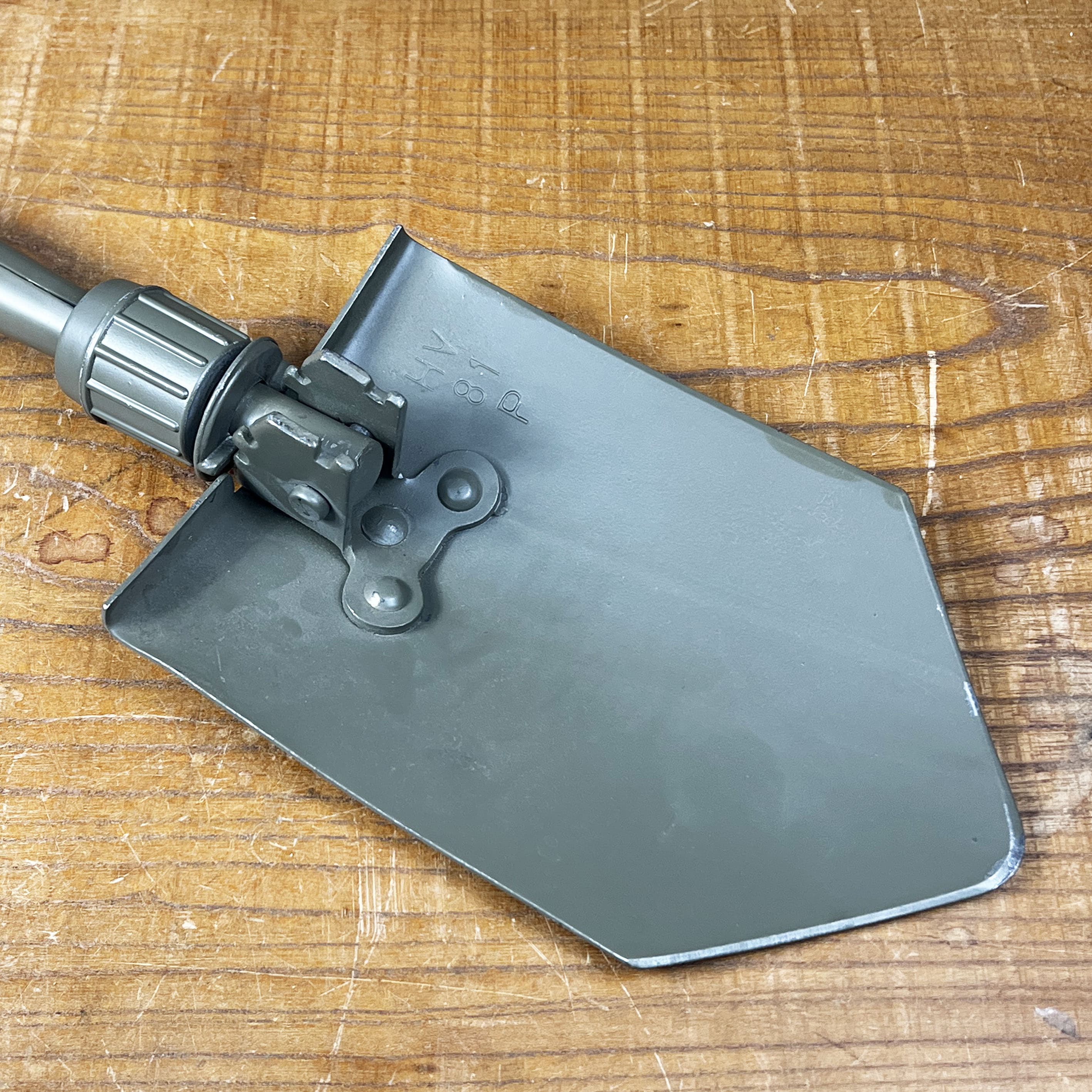アメリカ軍実物放出品　69年製 イントレンチングツール（折りたたみ式） 実用性十分！「M1943 エントレンチング・ツール セット」 | Chicago Blog