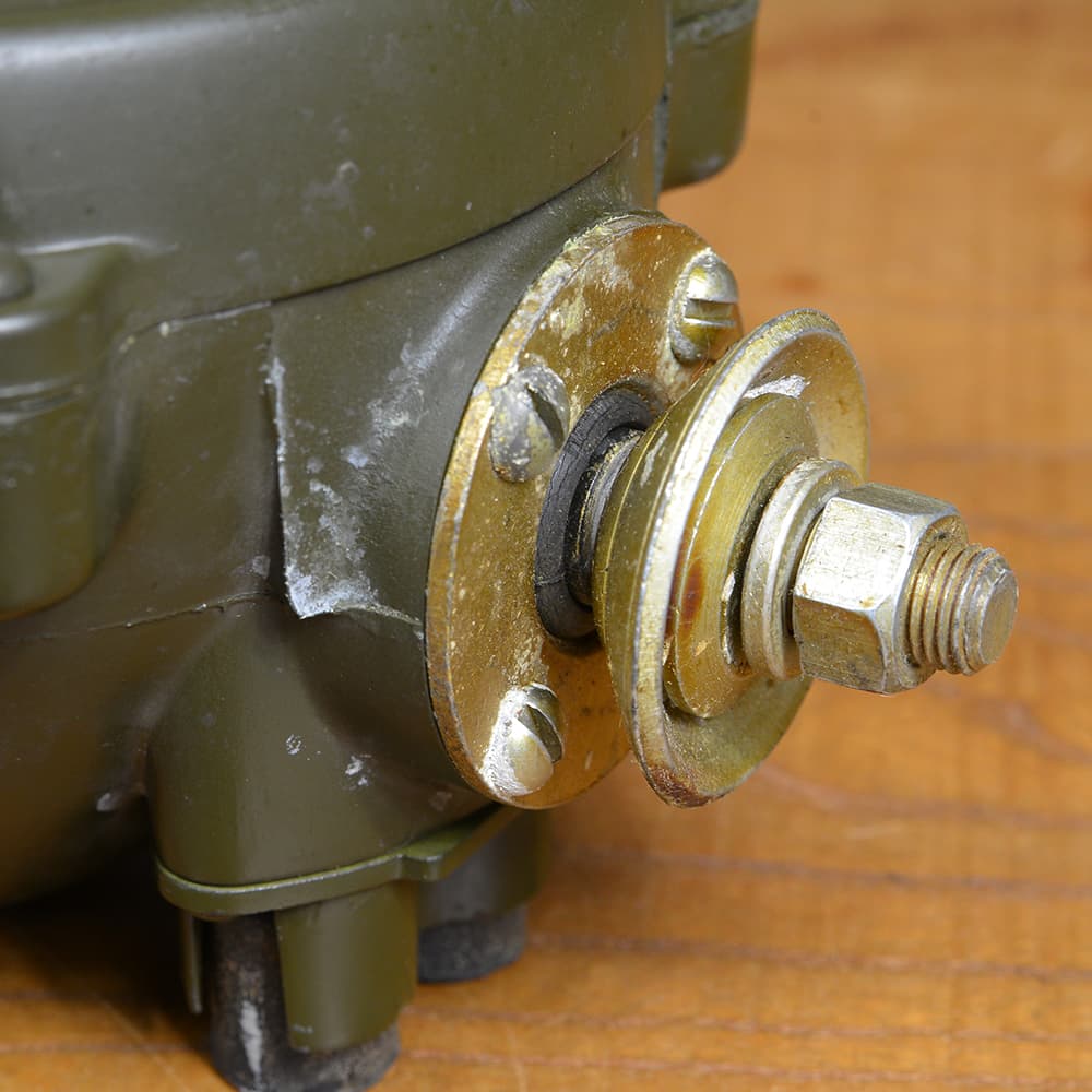 米軍放出品 車両用ヘッドライト 装甲車用 OD 24ボルト | ミリタリー