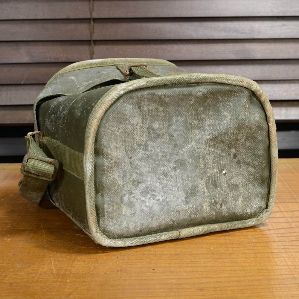 フランス軍放出品 ショルダーバッグ 防水 セミハードケース