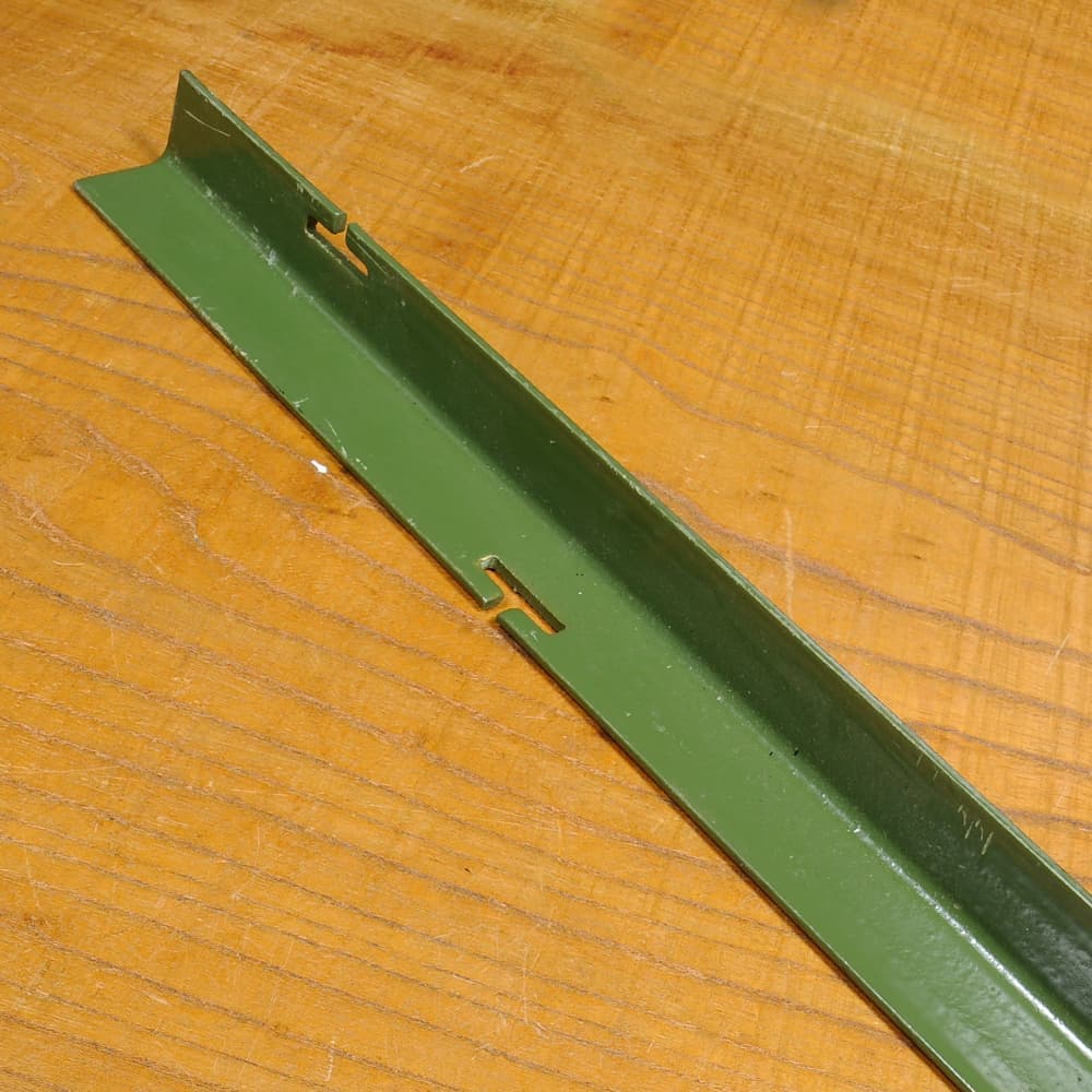 ミリタリーショップ レプマート / ドイツ軍放出品 有刺鉄線用支柱 金属