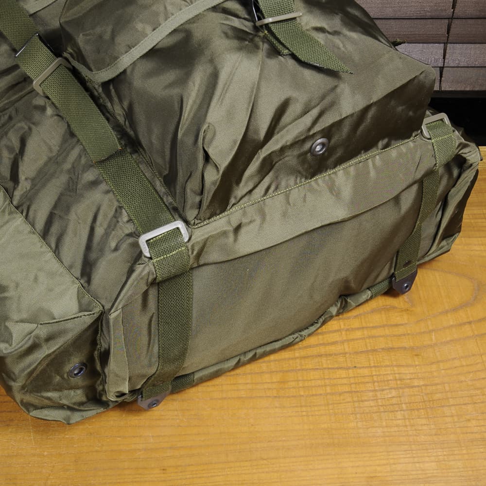 オーストリア軍放出品 バックパック 大型 70L ナイロン製