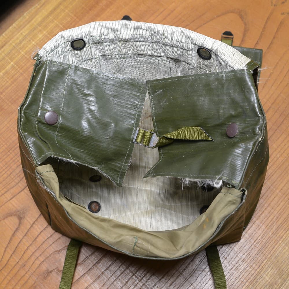 チェコ軍放出品 ショルダーバッグ M85 耐水 OD | ミリタリーショップ