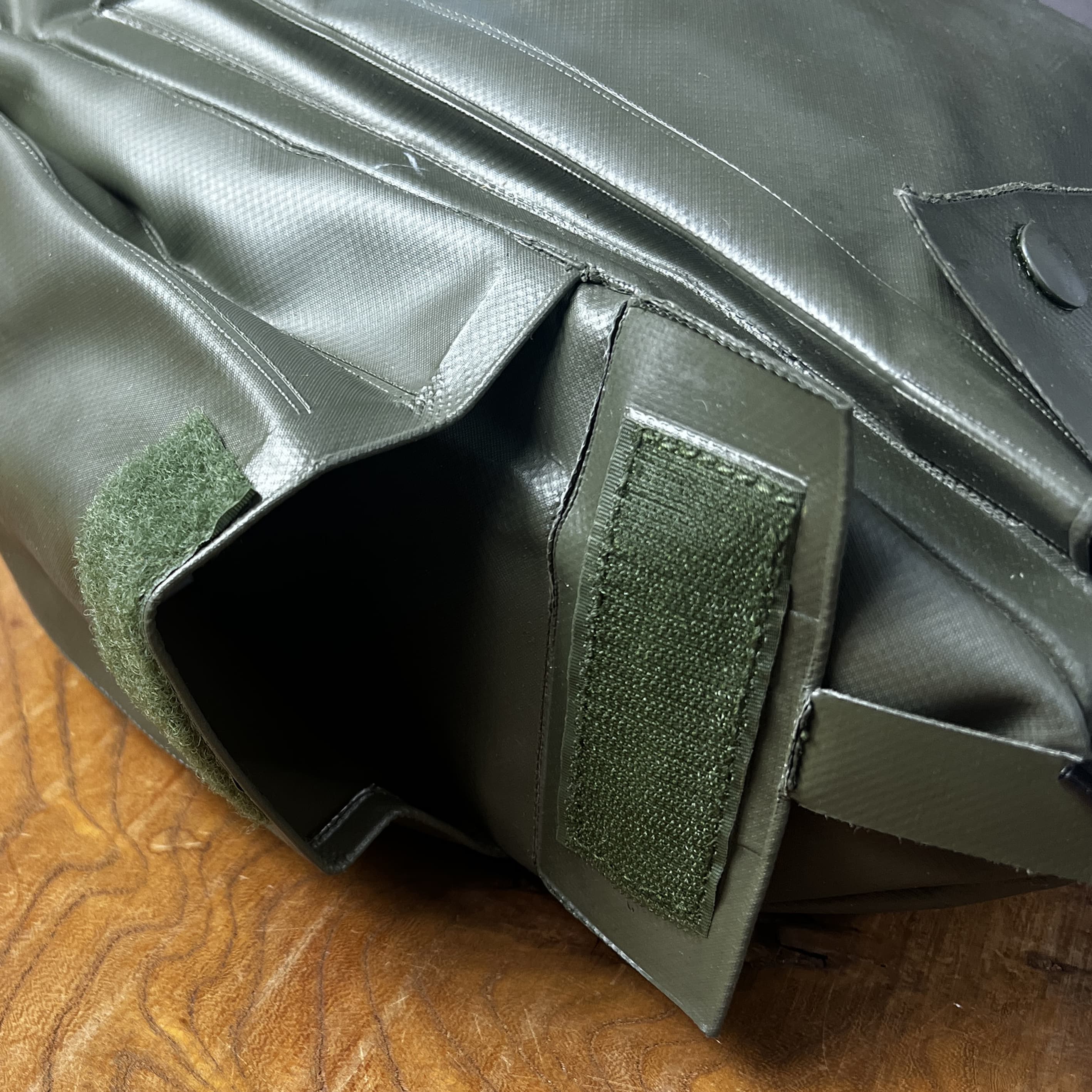 オランダ軍放出品 ガスマスクバッグ PVC製 OD | ミリタリーショップ