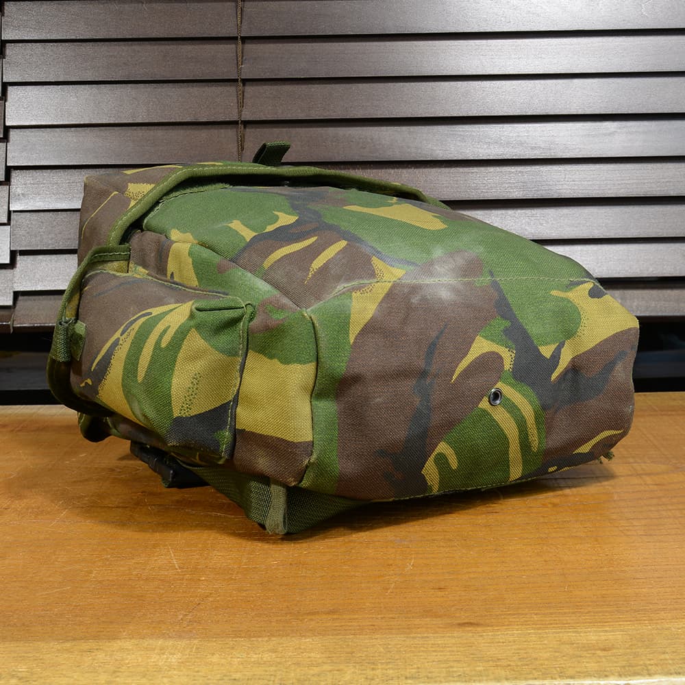 イギリス軍DPMタープ・ガスマスクバッグ、東ドイツ軍幕 イギリス軍放出品 ガスマスクバッグ DPM迷彩 | ミリタリーショップ