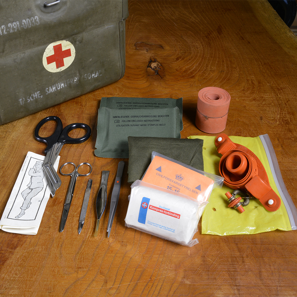 ドイツ陸軍放出品 メディカルキット 12点セット | ミリタリーショップ