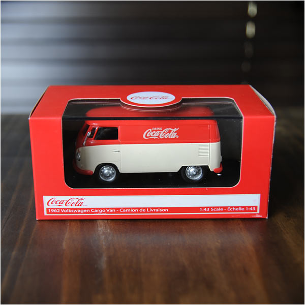 フォルクスワーゲンバス コカコーラ仕様ミニカー サイズ22㎝ 1