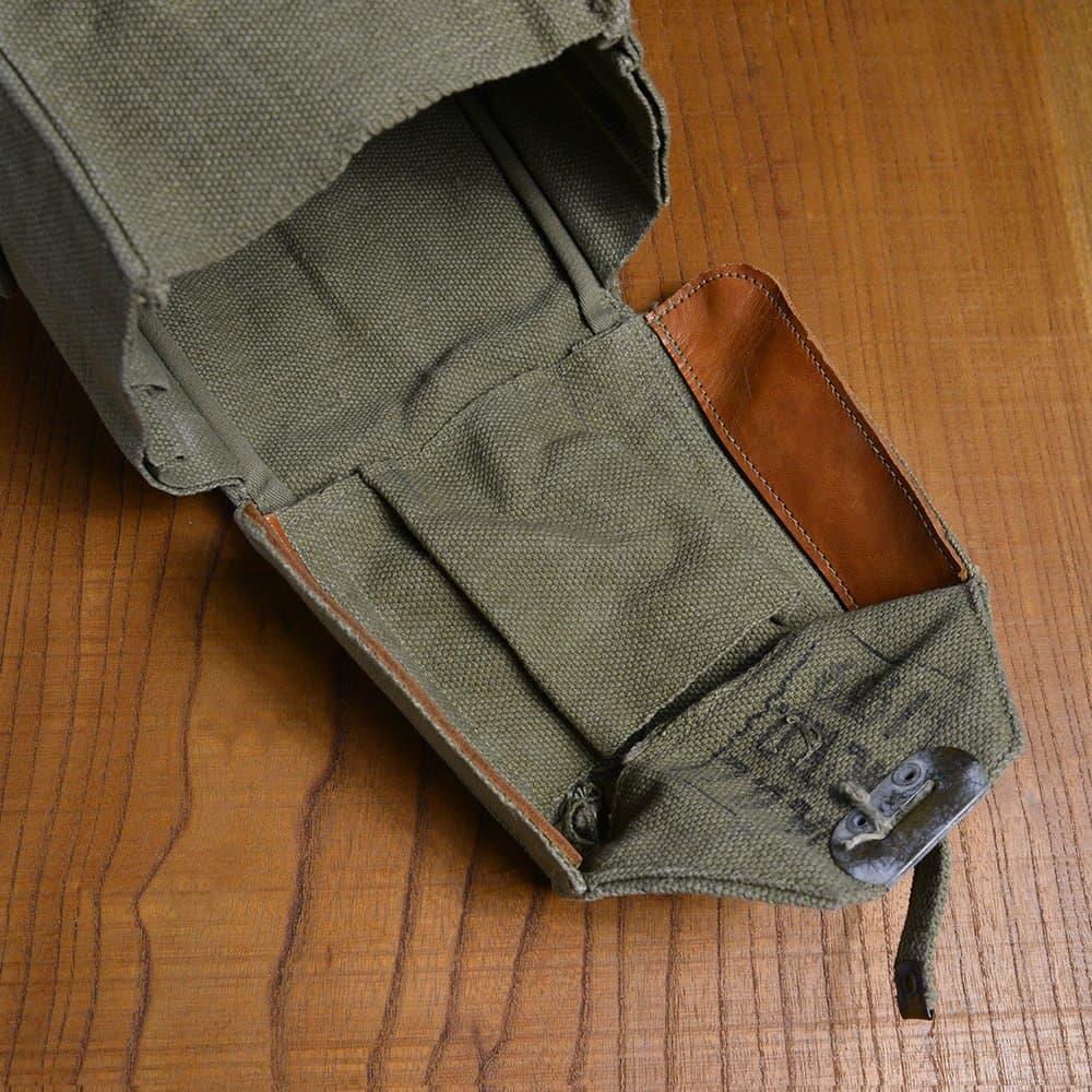 ミリタリーショップ レプマート / ベルギー軍放出品 ガスマスクバッグ