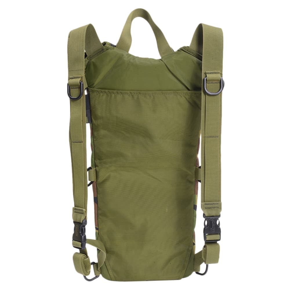 米軍放出品 ハイドレーションキャリア CAMELBAK製 ウッドランド迷彩