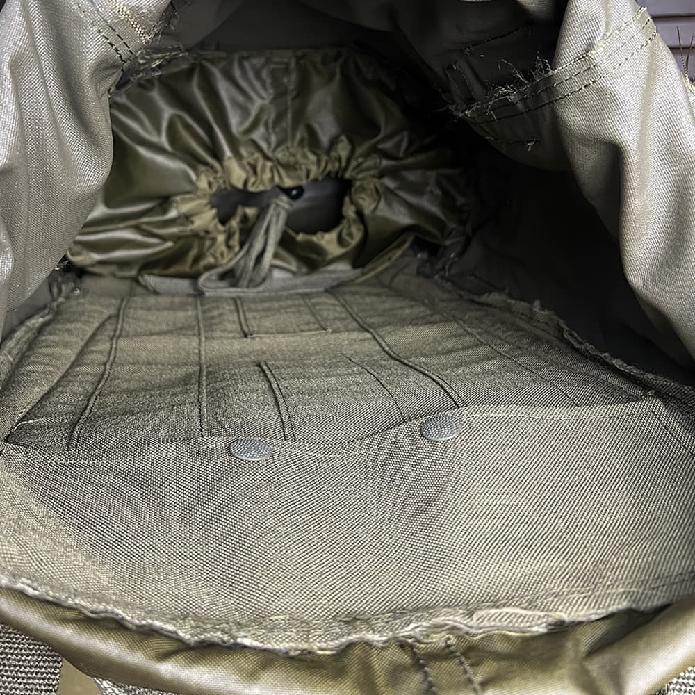 オーストリア軍放出品 バックパック KAZ 03 80L 金属フレーム無し 雨蓋