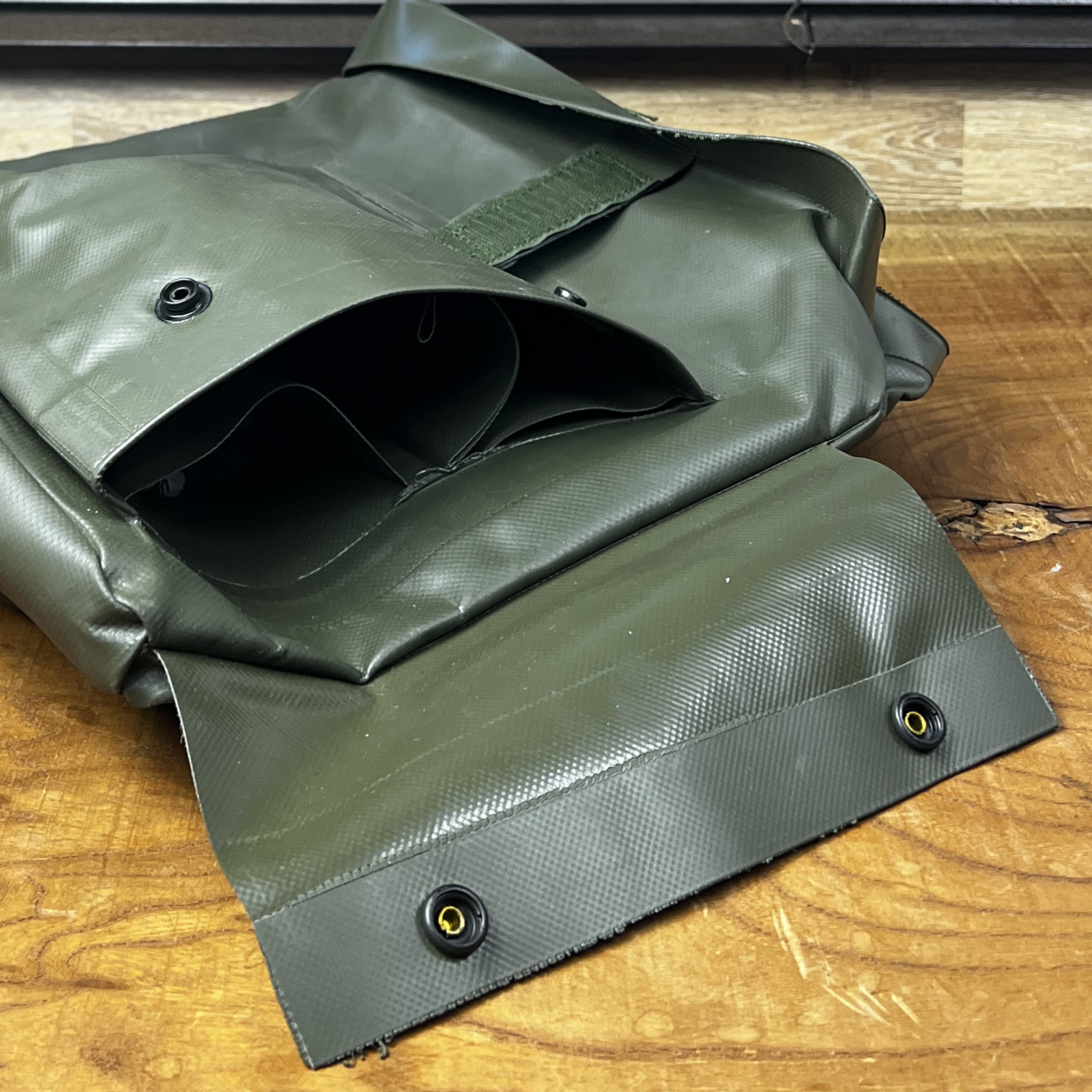 オランダ軍 ガスマスクバッグ ミリタリー PVC OD オランダ 軍モノ