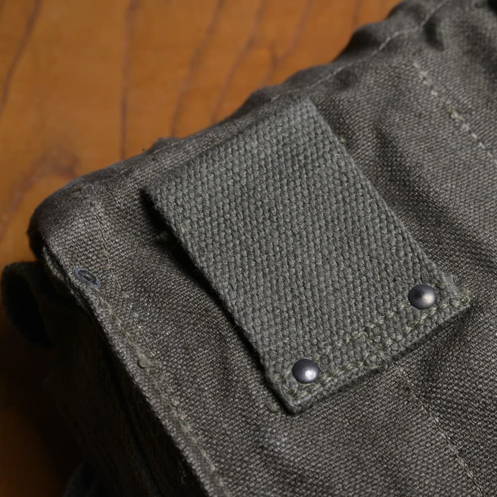 フランス軍放出品 マガジンポーチ マガジン4本収納 ショルダーバッグ