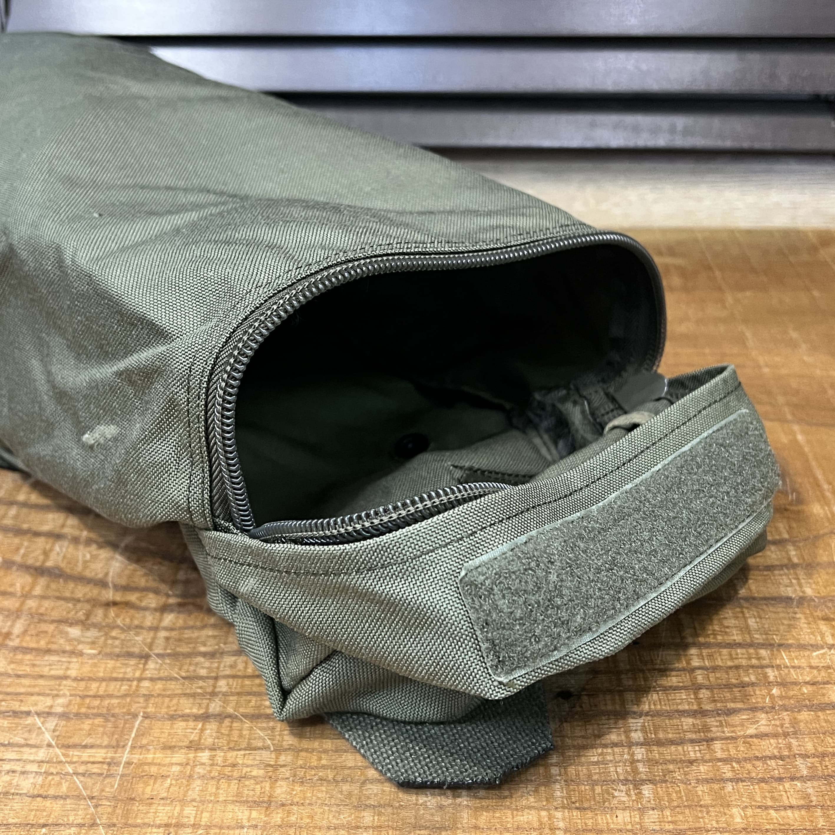 オーストリア軍放出品 ユーティリティポーチ KAZ 03 大型 ナイロン製