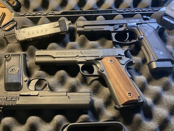 Amazon.co.jp: プラノ ハンドガンケース 1071800 Tactical
