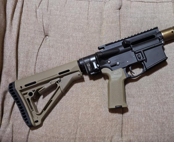 MAGPUL MOE SL-K ストックと、MOE SL グリップを買いました