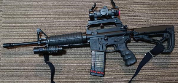 合法金属製 ほぼ新品 マルシン COLT XM177E2 モデルガン 発火タイプ マルシン工業 マルシン COLT XM177E2 2025年 Ver 金属（発火式 モデル